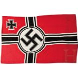 Reichskriegsflagge in SchlachtschiffgrößeBeidseitig farbig bedrucktes Marinefahnentuch, komplett mit