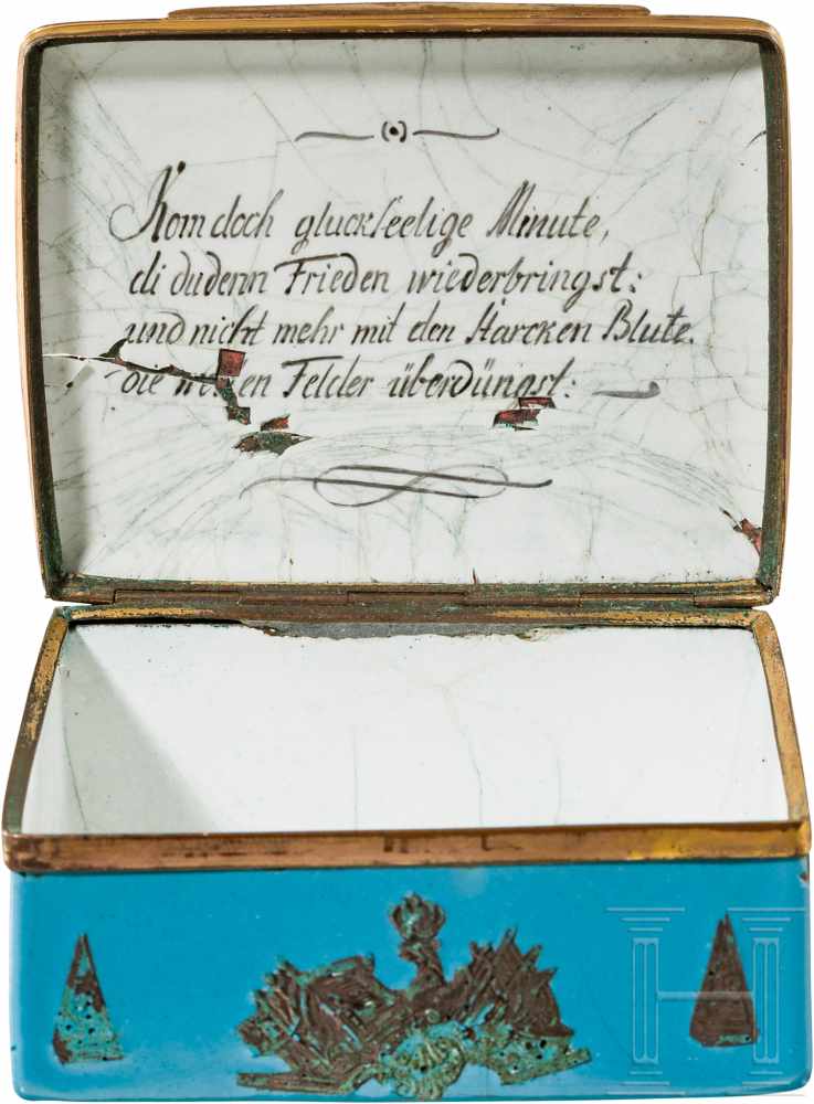 König Friedrich II. von Preußen - Tabatiere, Berlin, um 1760Blau emaillierte Kupferdose mit - Image 2 of 4