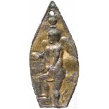 Vergoldetes Bronzeblech mit geflügeltem Amor, römisch, 1. - 2. Jhdt.Schmales, vergoldetes