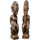 Zwei Ahnenfiguren, Holz, Westafrika, BauleEin Paar Baule-Ahnenfiguren aus Westafrika. Holz,