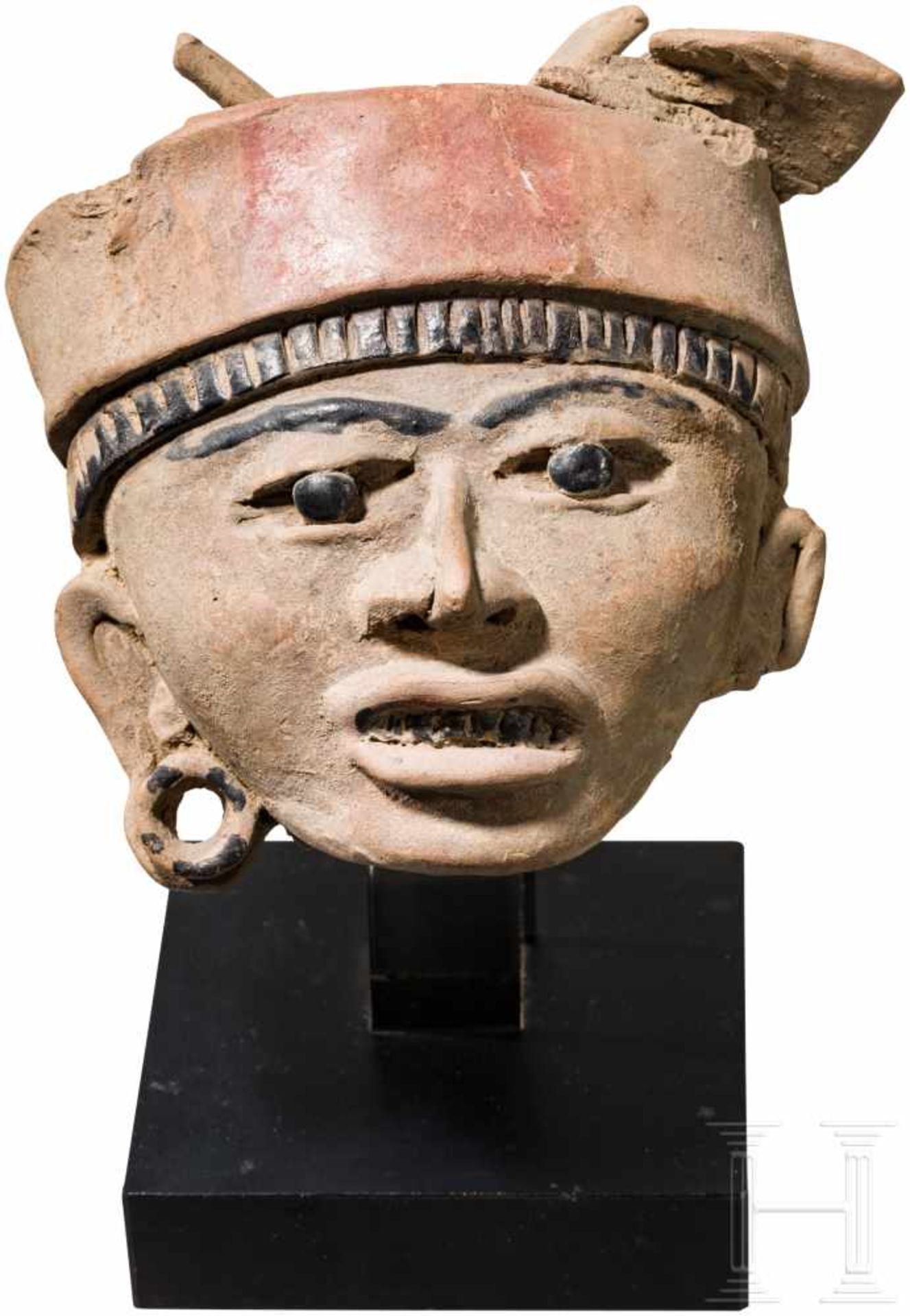 Veracruz Terrakotta-Kopf eines Kriegers, Mexico, Remojadas-Kultur, ca. 100 v. Chr. - 800 n. Chr. - Bild 2 aus 5