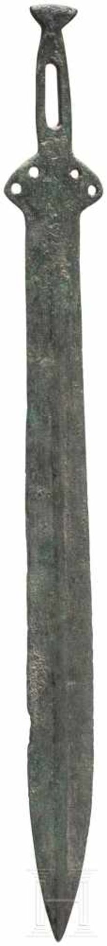 Griffzungenschwert, Frankreich, Späte Bronzezeit, 11. - 10. Jhdt. v. Chr.Bronze. Die Klinge des - Bild 2 aus 4