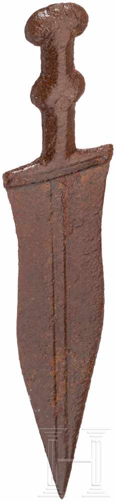 Ein römischer Pugio, 3. Jhdt.Pugio mit breiter, leicht geschwungener und vorn spitz zulaufender - Image 3 of 3