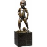 Albert Holl (1890 - 1970) - Bronzeskulptur "Stehender Knabe mit Kugel", datiert 1922Schwarz