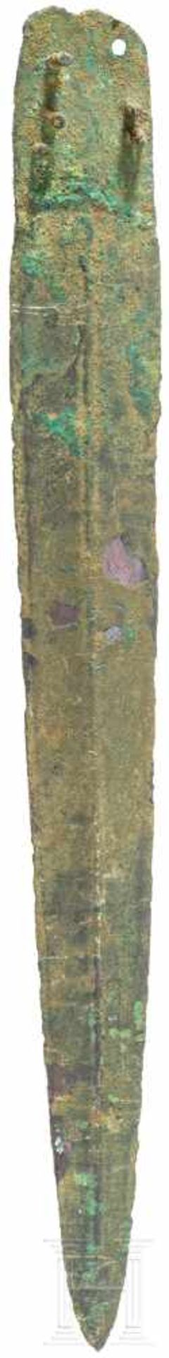 Dolch, Mitteleuropa, Späte Bronzezeit, Stufe D, 13. Jhdt. v. Chr.Griffplattendolch mit Mittelgrat,