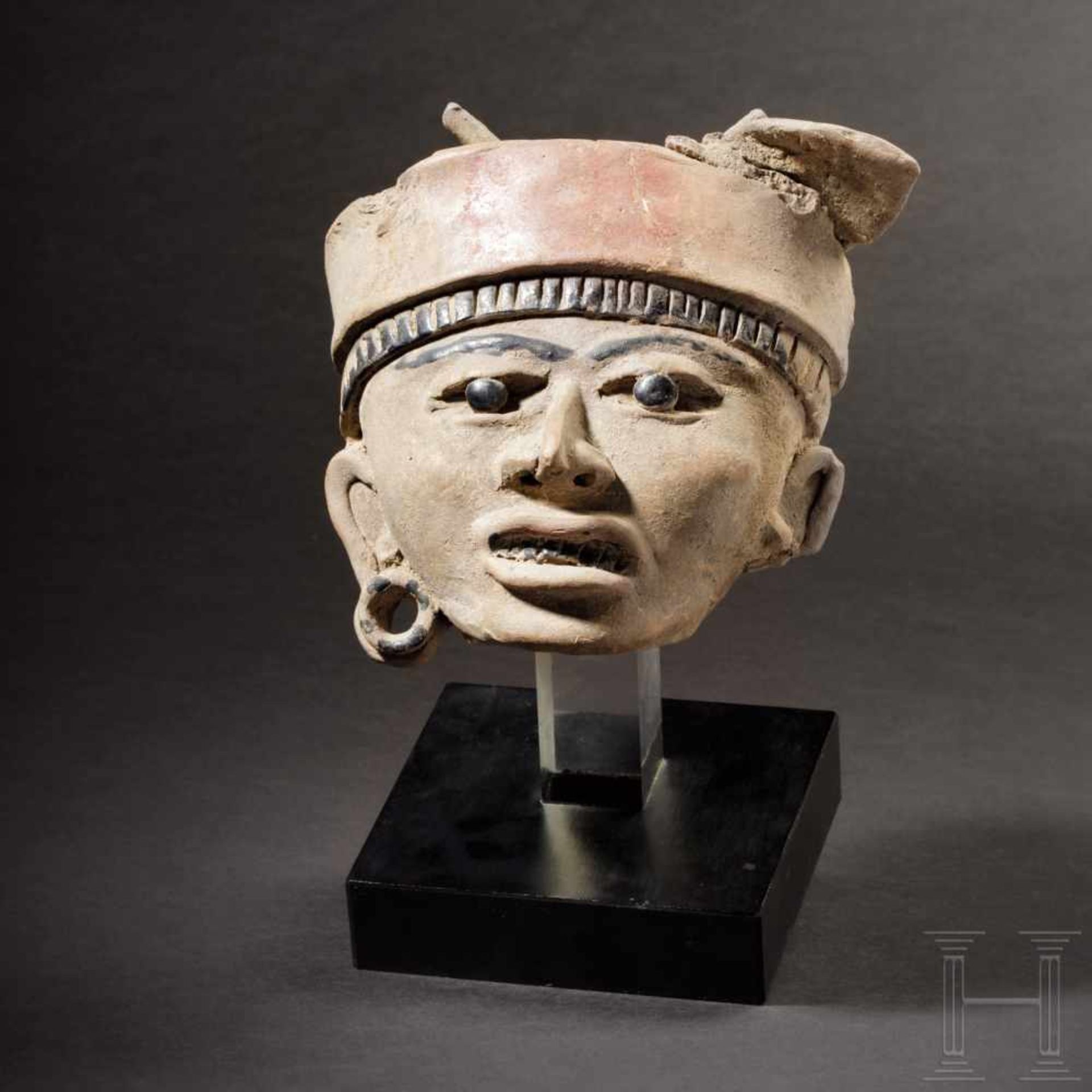 Veracruz Terrakotta-Kopf eines Kriegers, Mexico, Remojadas-Kultur, ca. 100 v. Chr. - 800 n. Chr.