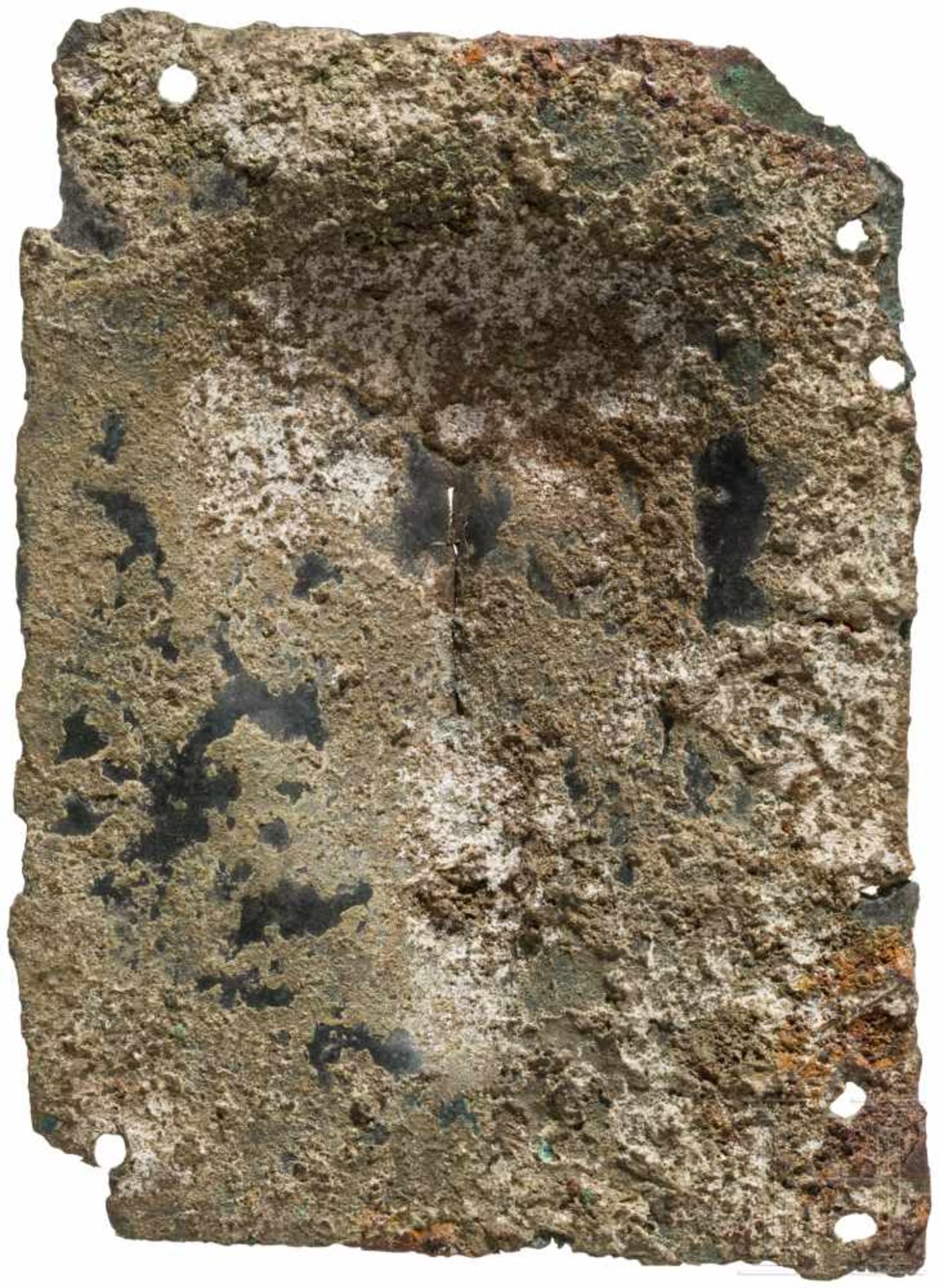 Kleines Votivblech mit Kopf, urartäisch, 8. Jhdt. v. Chr.Rechteckiges Bronzeblech mit von hinten - Bild 2 aus 2
