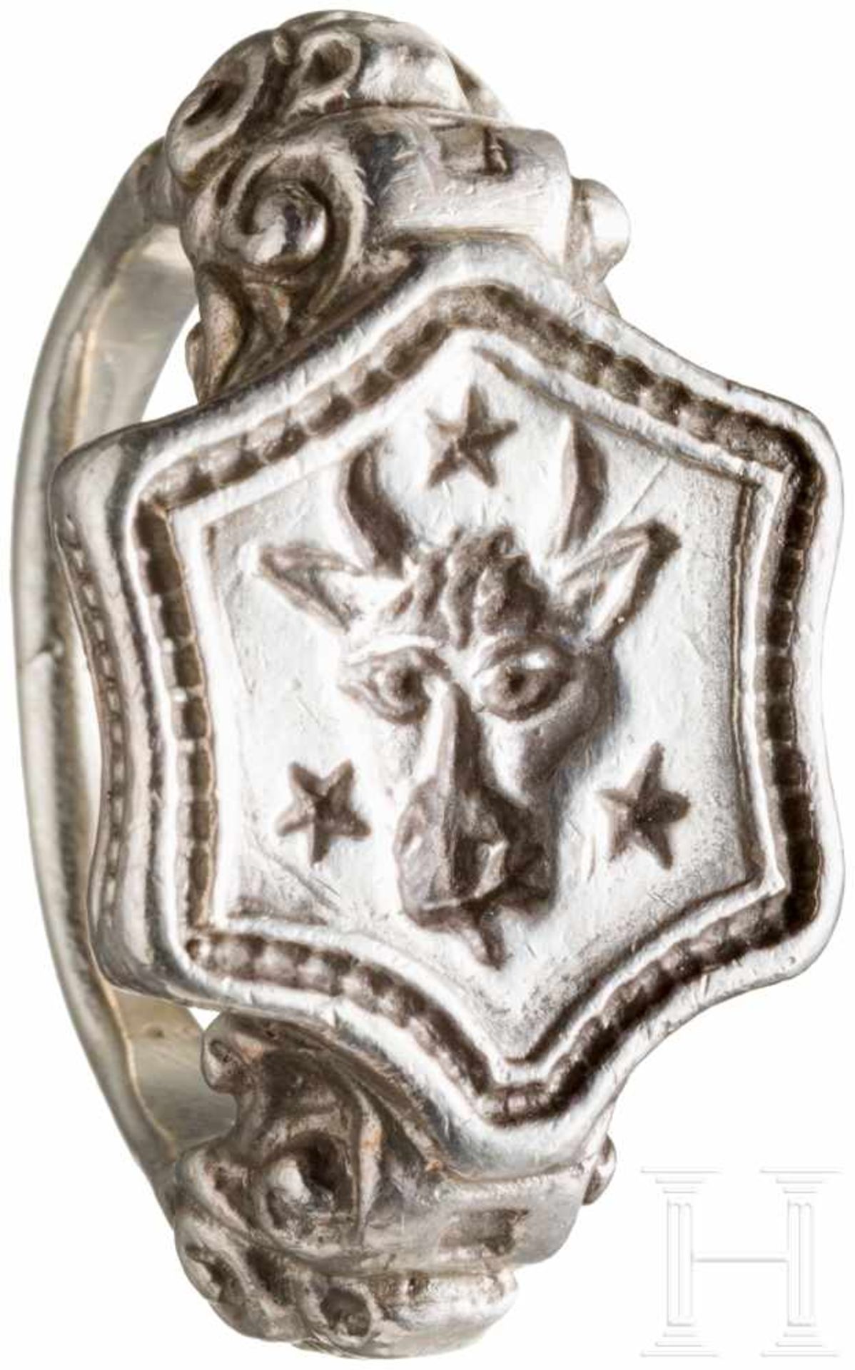 Silberring mit Wappen der Boleyn Familie, wohl 16. Jhdt.Massives Silber mit hexagonaler