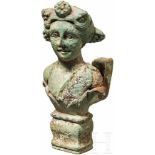 Bacchus-Büstenapplike, Bronze, römisch, 2. - 3. Jhdt.Büstenapplike des jugendlichen Bacchus mit
