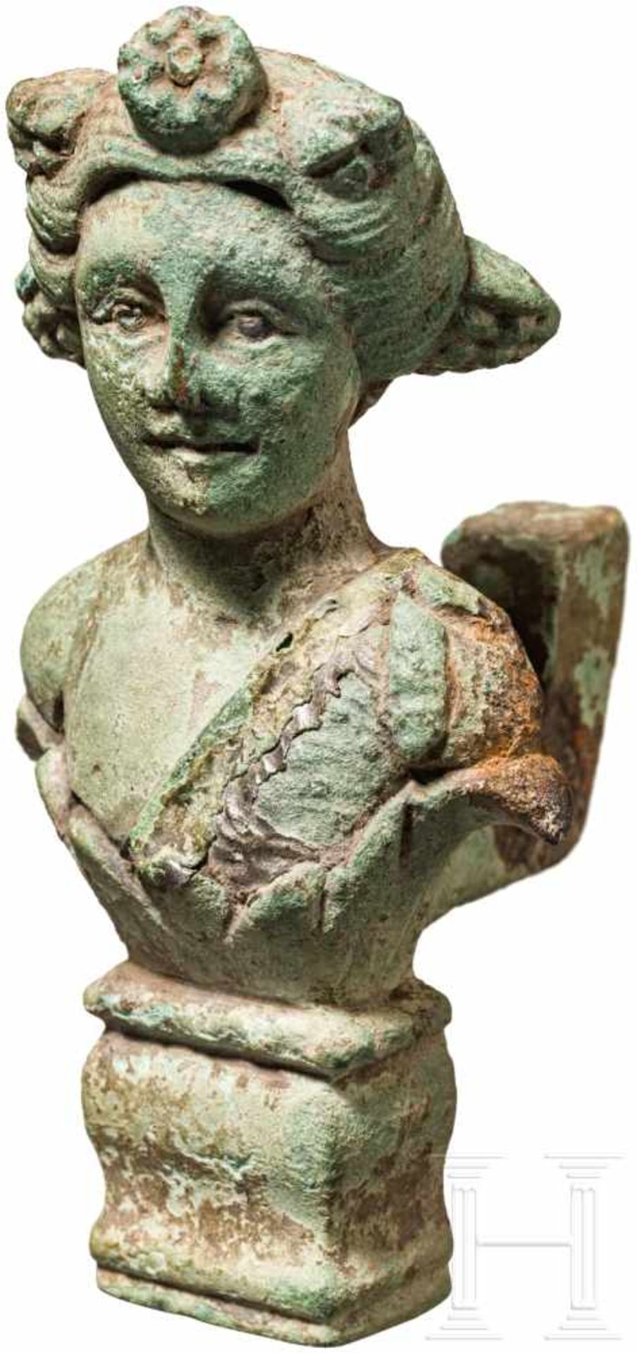 Bacchus-Büstenapplike, Bronze, römisch, 2. - 3. Jhdt.Büstenapplike des jugendlichen Bacchus mit