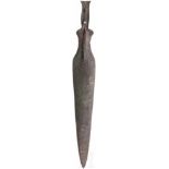Kurzschwert mit Griffangel und Nietstiften, Späte Bronzezeit, 12. - 10. Jhdt.. v. Chr.Bronzenes