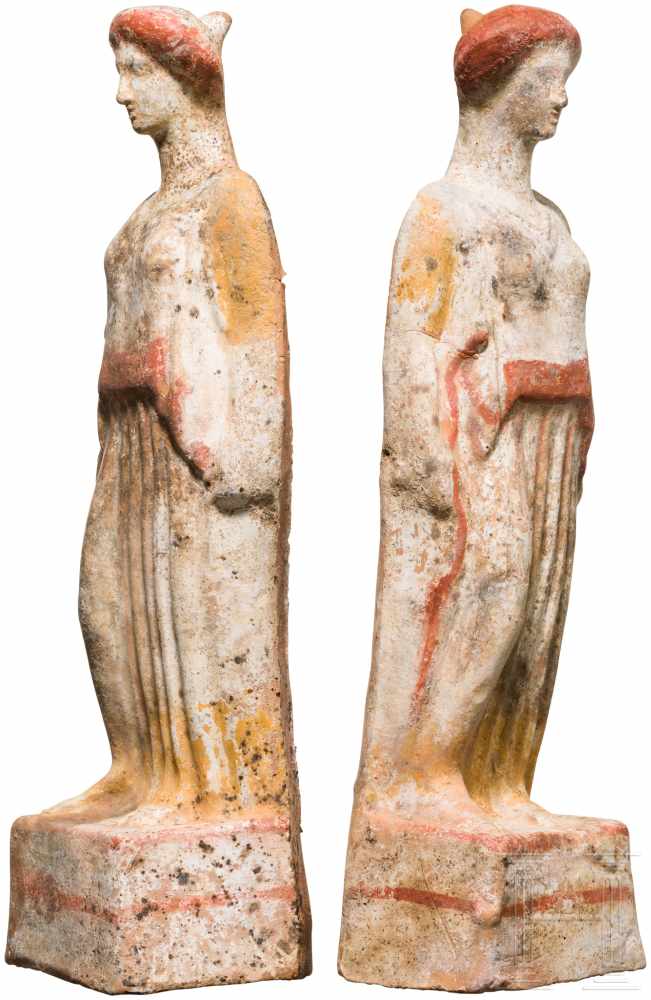 Zwei polychrome Frauenstatuetten, Griechenland, 5. Jhdt. v. Chr.Zwei aus der gleichen Form - Image 3 of 3