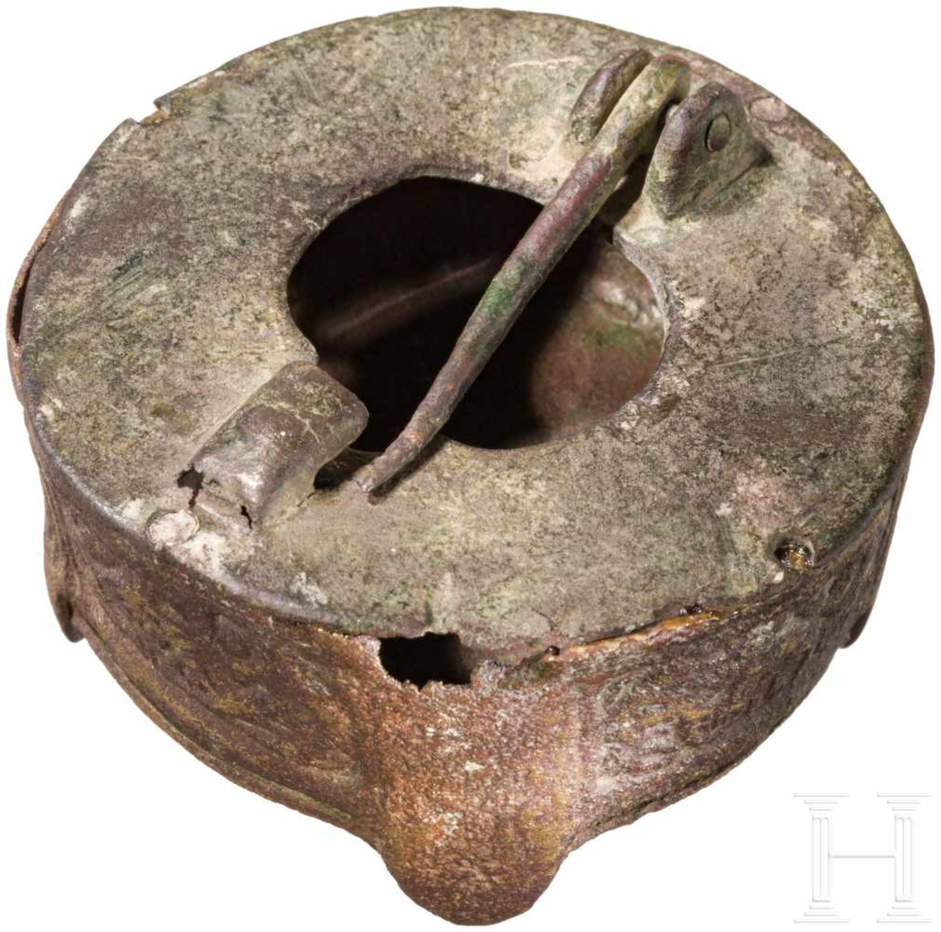 Seltene Wikinger-Fibel mit Resten von Vergoldung, Skandinavien, 9. - 10. Jhdt.Runde Fibel aus Bronze - Bild 4 aus 4