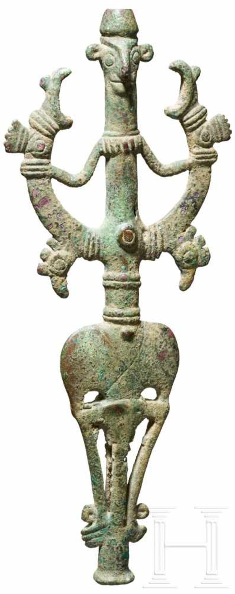 Bronze-Standarte, Luristan, 1000 - 650 v. Chr.Bronzener Standartenaufsatz. Mehrfach durchbrochene, - Bild 2 aus 3