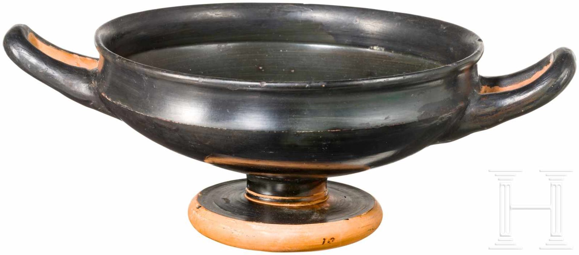 Schwarze attische Trinkschale, Griechenland, um 500 v. Chr.Wohlgeformte schwarze Kylix.