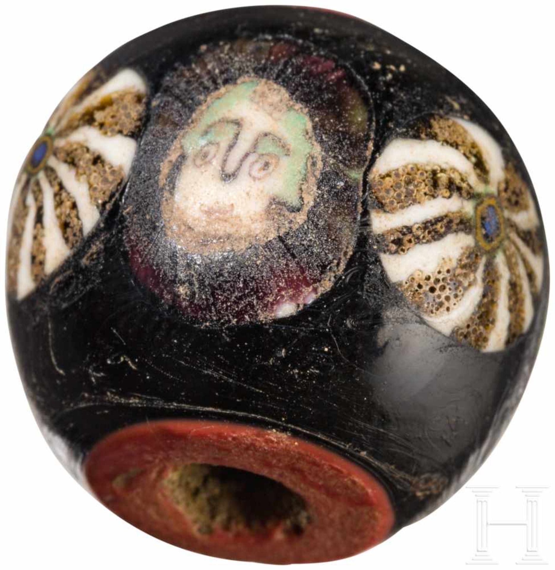 Eine Maskenperle, hellenistisch-römisch, 3. Jhdt. v. Chr. - 1. Jhdt. n. Chr.Perle aus dunklem, - Bild 2 aus 2