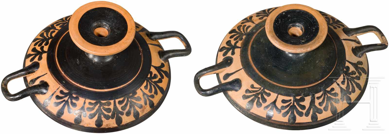Zwei attische Trinkschalen, Griechenland, 4. Jhdt. v. Chr.Schwarz gefirnisste Trinkschalen. Innen je - Image 3 of 3