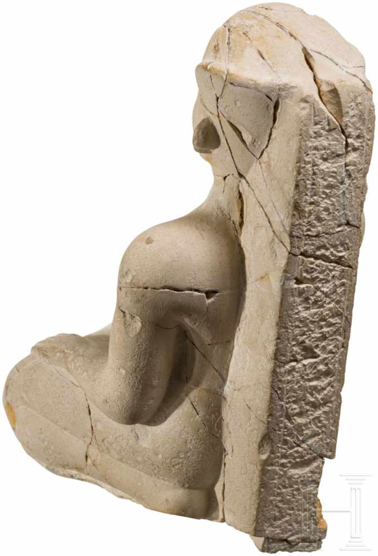 Kniefigur eines Pharaos, Kalkstein, Spätzeit frühptolemäische Epoche, 7. - 3. Jhdt. v. Chr. - Bild 5 aus 6