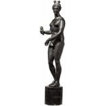 Renaissance-Bronzeskulptur einer stehenden Venus, Italien, 17. Jhdt.Vollplastische, leicht bewegte