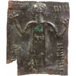 Votivblech mit Adorant, urartäisch, 8. Jhdt. v. Chr.Rechteckiges Bronzeblech mit von hinten