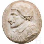 Barock-Marmortondo mit reliefiertem Portrait des Papstes Innozenz XI., Italien, 17. Jhdt.Weißes,