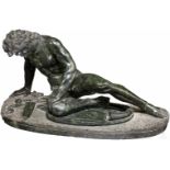 "Sterbender Gallier", Serpentin, deutsch, um 1900Fein gearbeitete Skulptur aus schwärzlich-