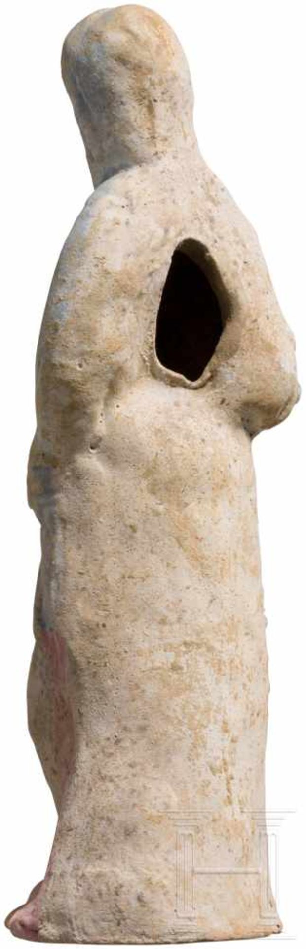 Terrakottafigur einer mit Chiton und Himation bekleideten Dame, Canosa, Apulien, 4. - 3. Jhdt. v. - Bild 4 aus 4