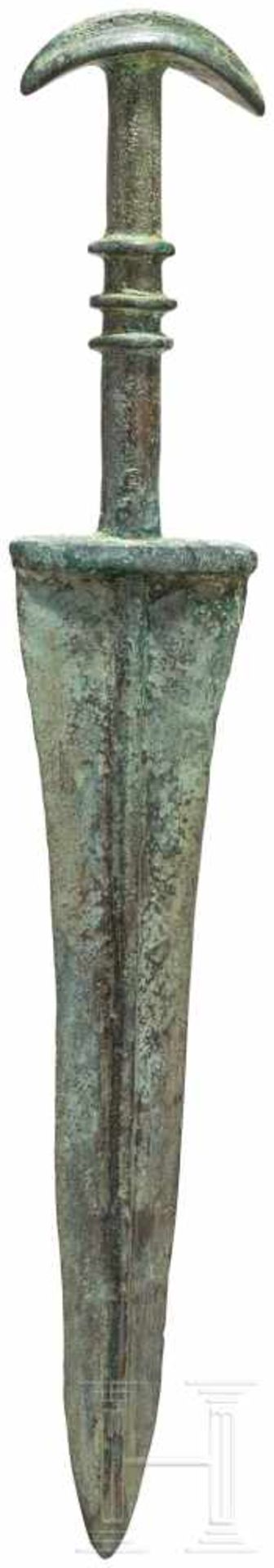 Vollgriffdolch, Luristan - iranisch, Ende 2. - frühes 1. Jtsd. v. Chr.Spitz nach unten zulaufende - Bild 2 aus 2