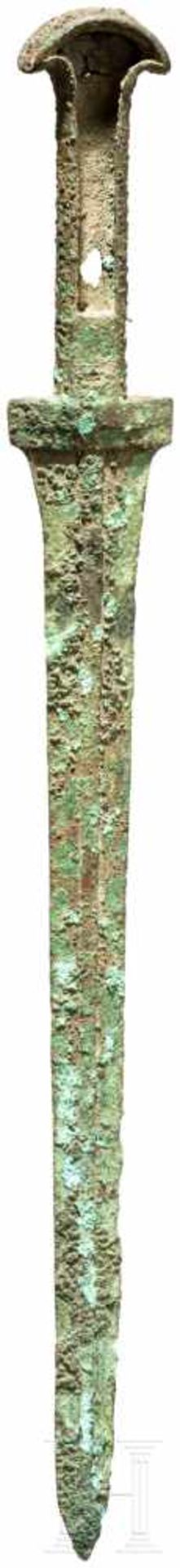 Randleistendolch, Luristan, 11. - 10. Jhdt. v. Chr.Bronze. Schmale, lange Klinge mit starker