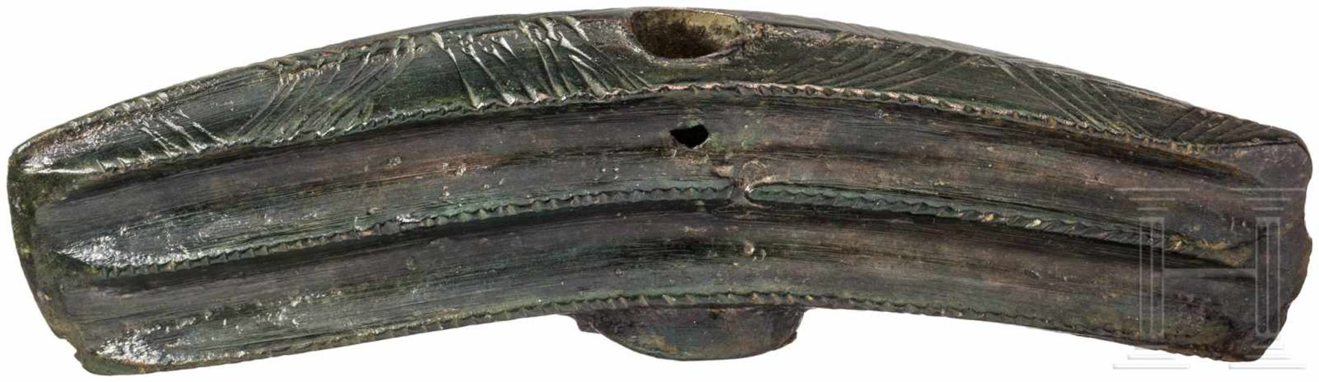 Exzeptionelle Doppelaxt, ostalpiner Raum - Südosteuropa, 14. - 10. Jhdt. v. Chr.In zweischaliger