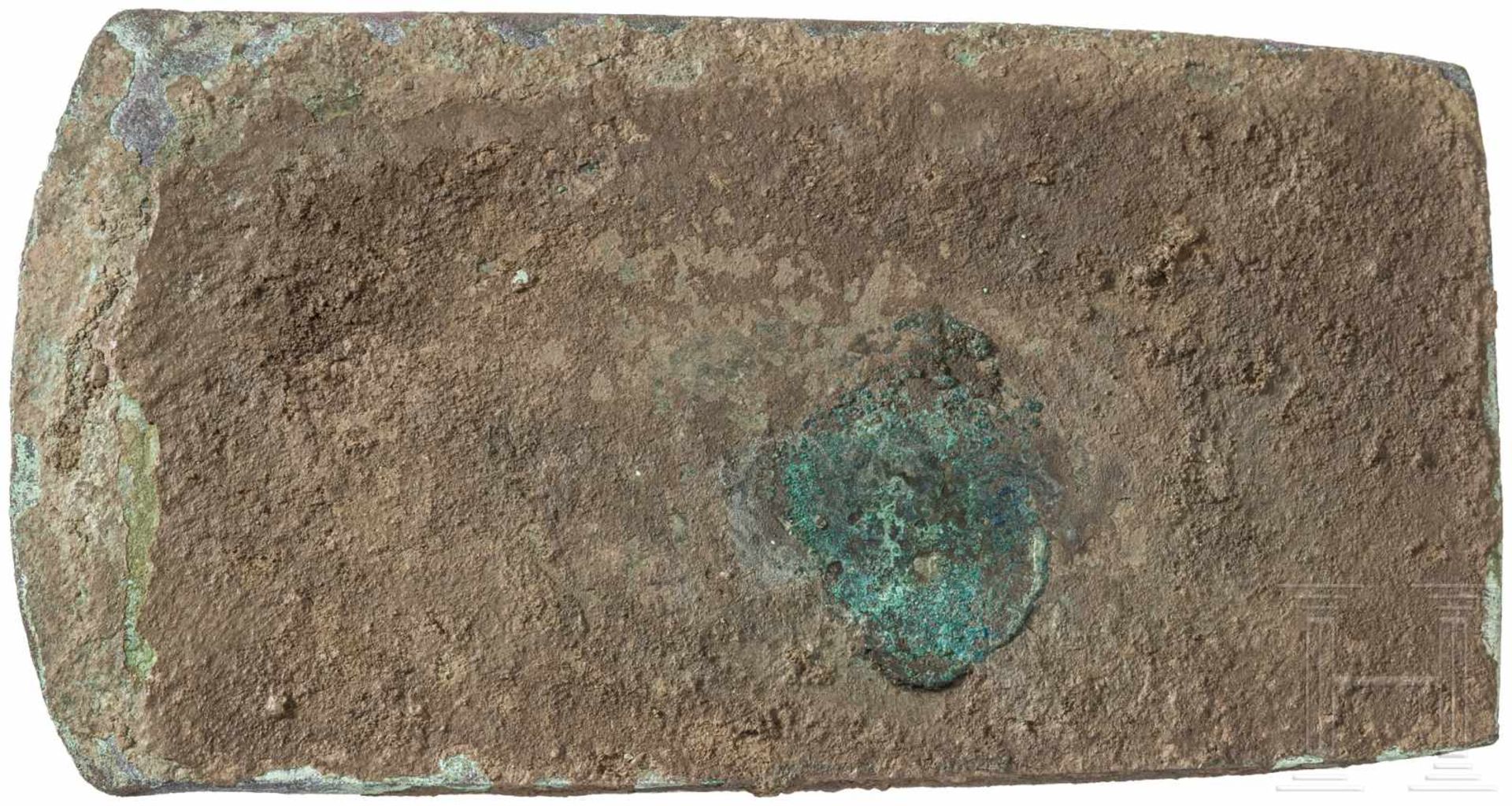 Rechteckflachbeil Typ Vinča, Endneolithikum-Frühkupferzeit, ca. 4000 v. Chr.Großes Kupferflachbeil