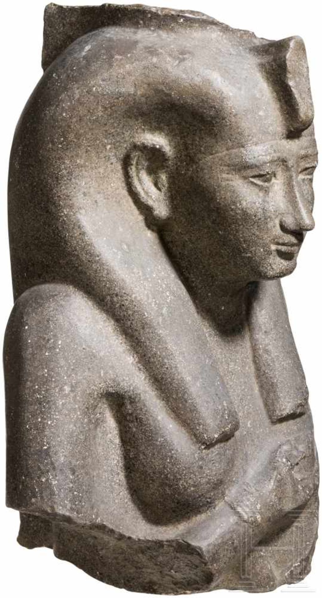 Dekorativer Abguss eines altägyptischen Isis-StandbildesDetailgetreuer Abguss des Oberteils einer - Bild 2 aus 4