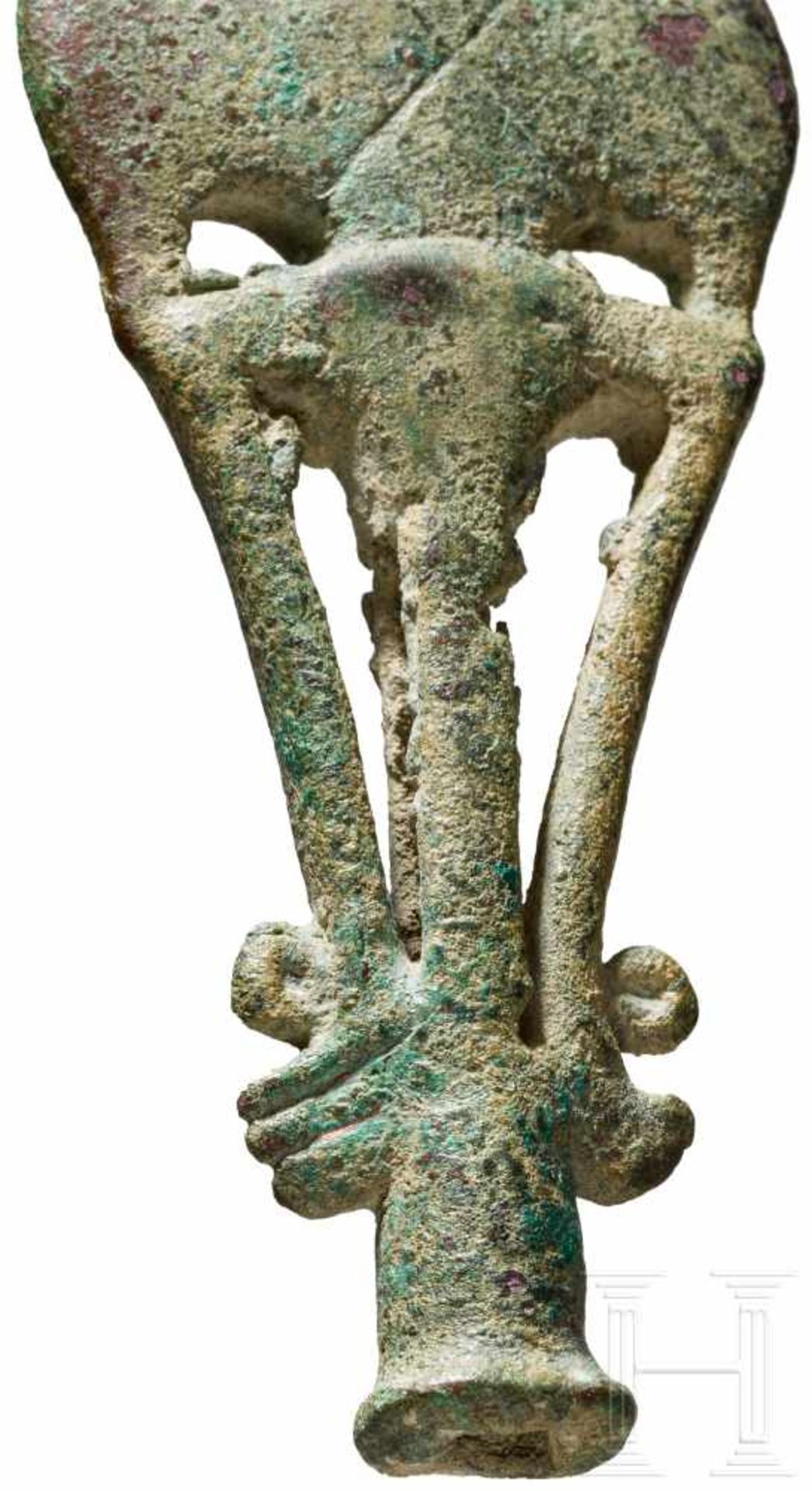 Bronze-Standarte, Luristan, 1000 - 650 v. Chr.Bronzener Standartenaufsatz. Mehrfach durchbrochene, - Bild 3 aus 3