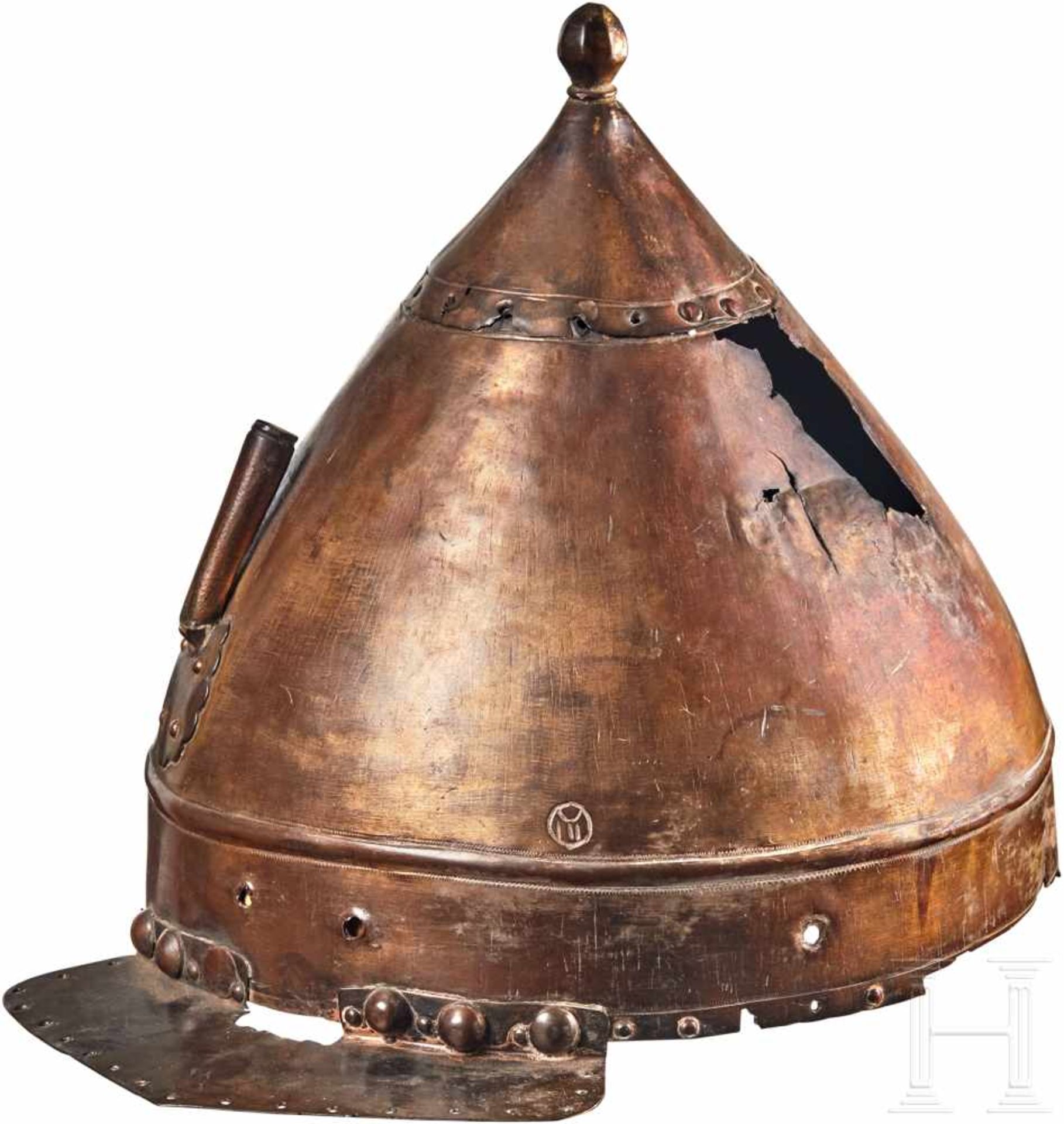 Tombak-Helm, osmanisch, 16. Jhdt.Einteilig geschlagene Glocke aus Kupfer mit Resten von