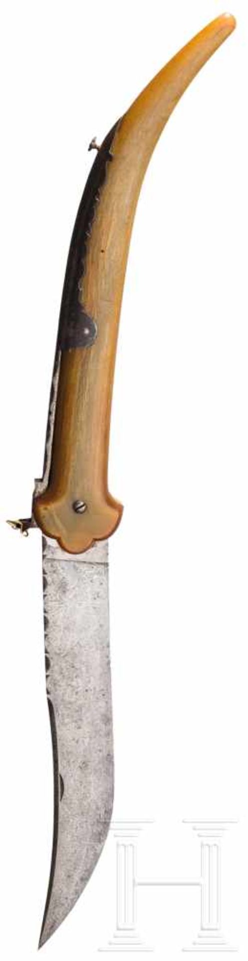 Navaja mit Griff aus Rhinozeroshorn, Spanien, 19. Jhdt.Geschwungene, am Rücken gezackt