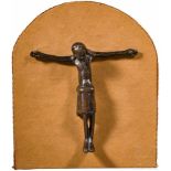 Gotischer Christuskorpus aus Bronze, Maas-Gebiet, 13. Jhdt.Bronze mit dunkler Alters-Patina.