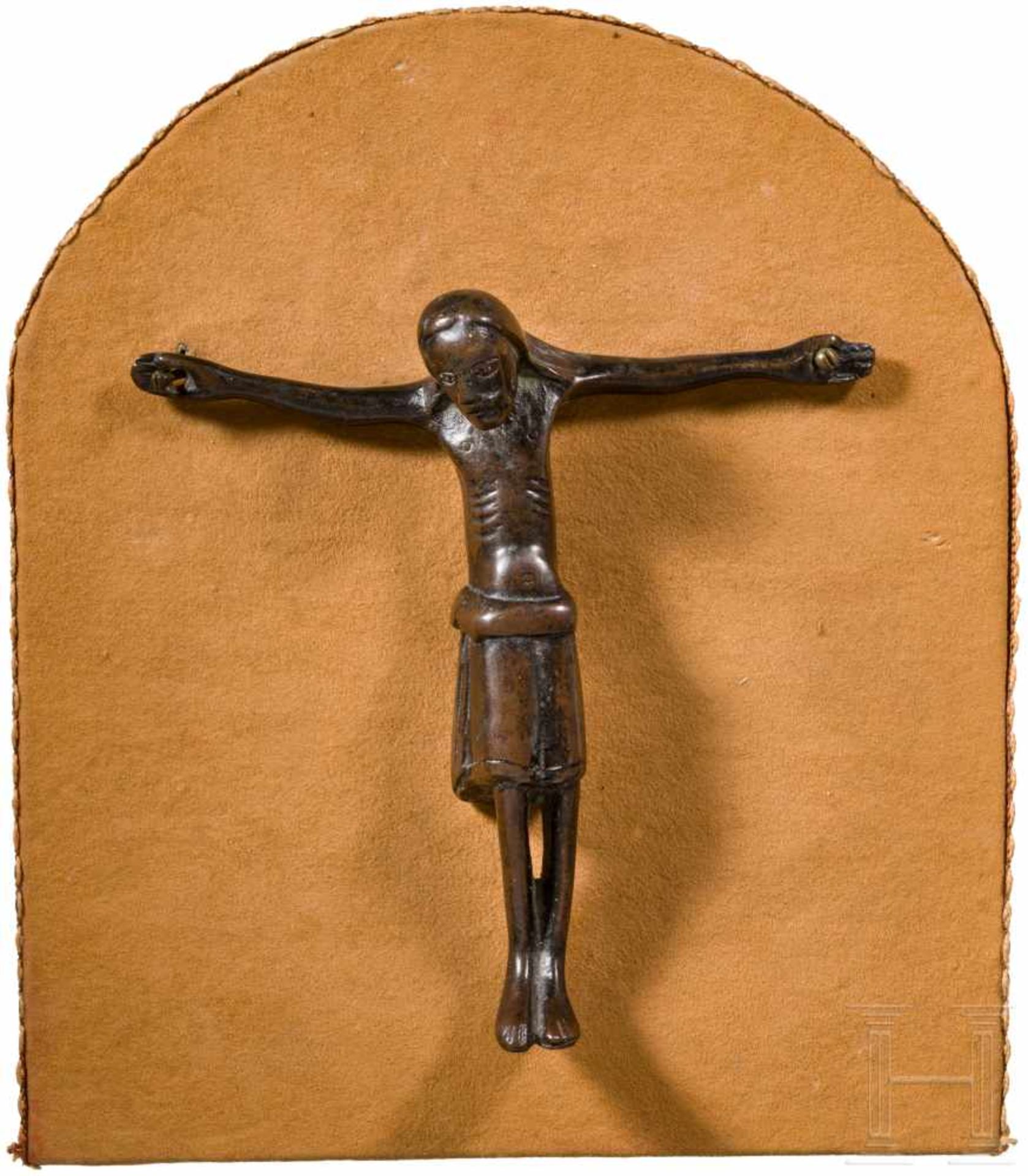 Gotischer Christuskorpus aus Bronze, Maas-Gebiet, 13. Jhdt.Bronze mit dunkler Alters-Patina.