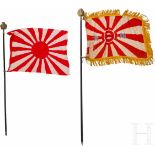 Zwei japanische Fahnen, 2. WeltkriegFahne einer Einheit der Landesverteidigung aus beidseitig