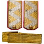 Ein Paar Schulterstücke für einen Generalmajor, Russland, um 1910Gold- und Silberfaden. Aufwändig