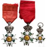 Drei Orden der Ehrenlegion, 19. Jhdt.Detailliert gefertigtes Ordenskreuz der Restaurationszeit in
