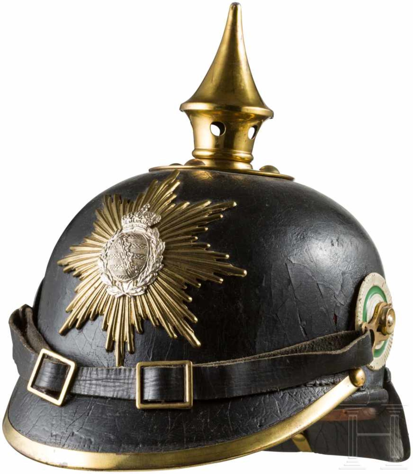 Helm für Mannschaften der Infanterie, ab 1897Eigentumsstück. Schwarzer Lacklederkorpus mit