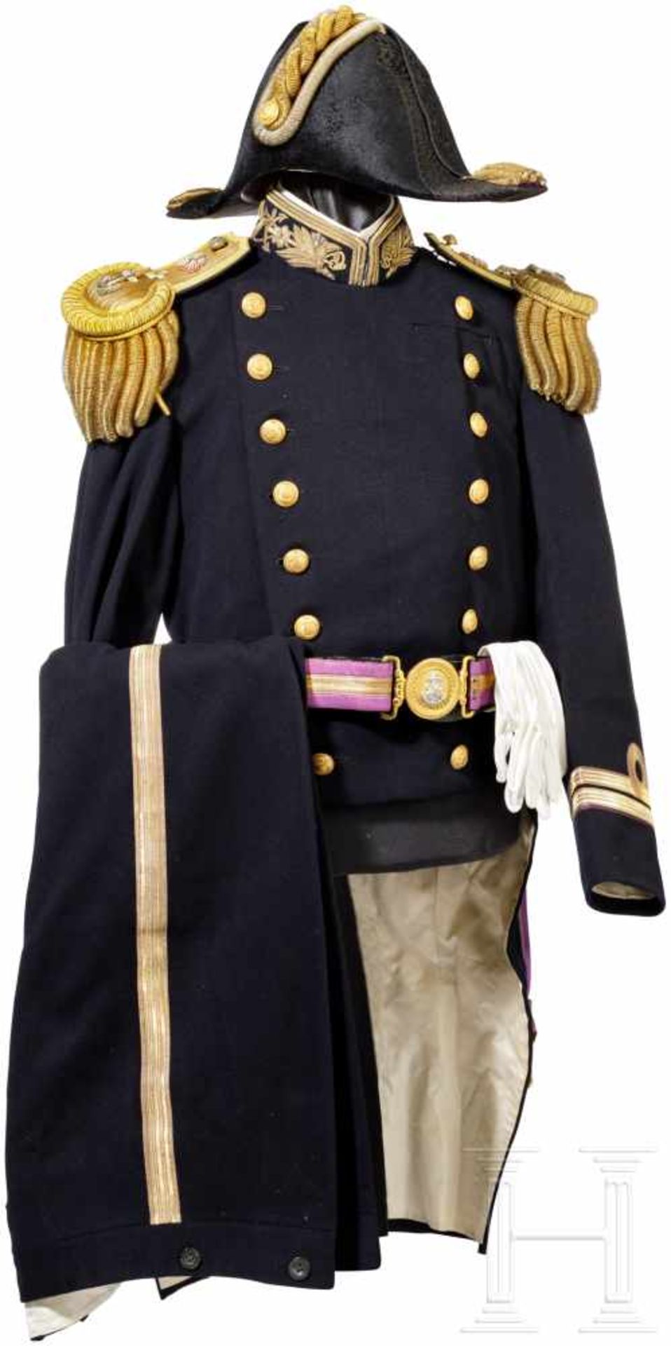 Uniformensemble für Oberleutnants der Kaiserlich Japanischen Marine, 2. WeltkriegEdler Zweispitz aus