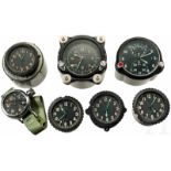 Kleine Sammlung russischer UhrenStandardborduhr AYC-1 mit Chronometerfunktion und rs. 27 Volt-