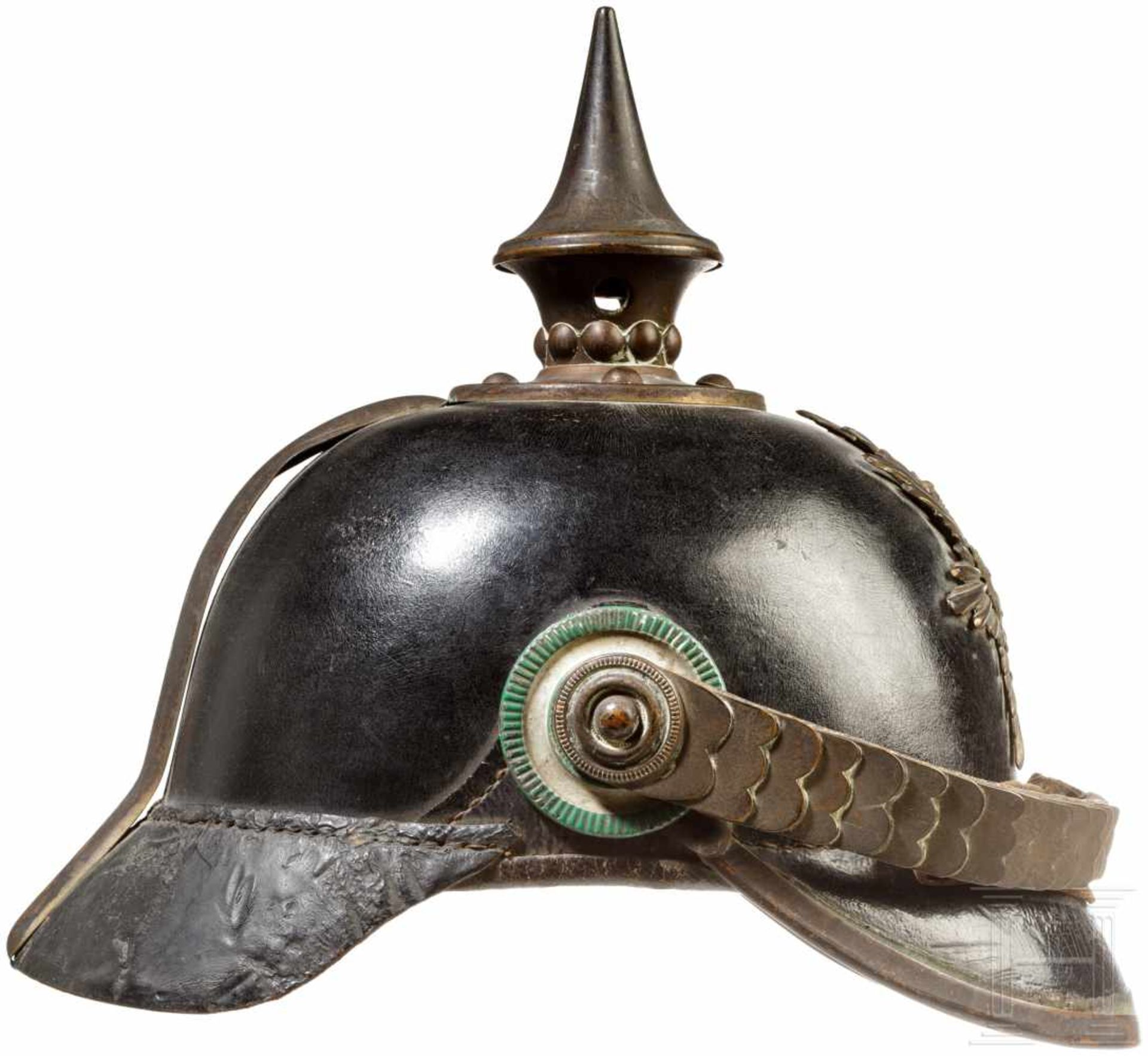 Helm für Angehörige der altenburgischen Haustruppen, um 1900Schwarz lackierte Lederglocke mit rundem - Bild 2 aus 4