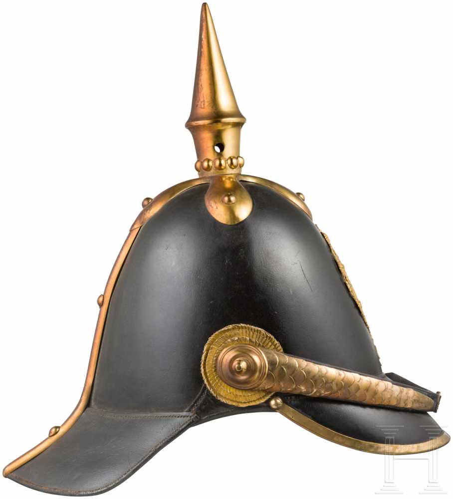 Helm M 1845 für Offiziere der LinieninfanterieHoher, schwarz lackierter Lederkorpus mit rundem - Image 2 of 3