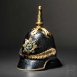Helm M 1853 für Offiziere der Herzoglichen InfanterieHohe Glocke und Schirme aus schwarzem