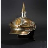 Helm M 1907 für Mannschaften des Gardereiter-RegimentsKammerstück. Tombakglocke, hinten gegratet,