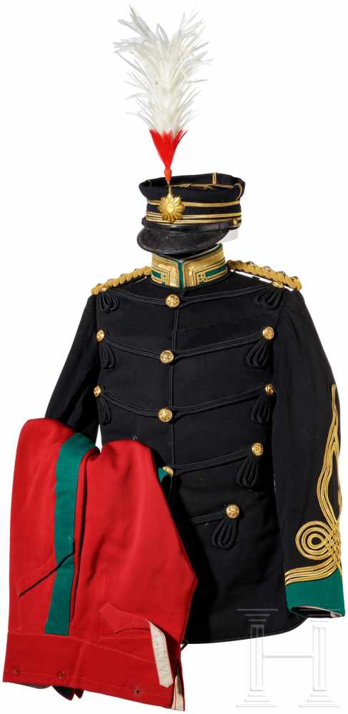 Uniformensemble für einen Oberst der Kavallerie, Meiji PeriodeSchirmmütze aus schwarzem Wolltuch mit