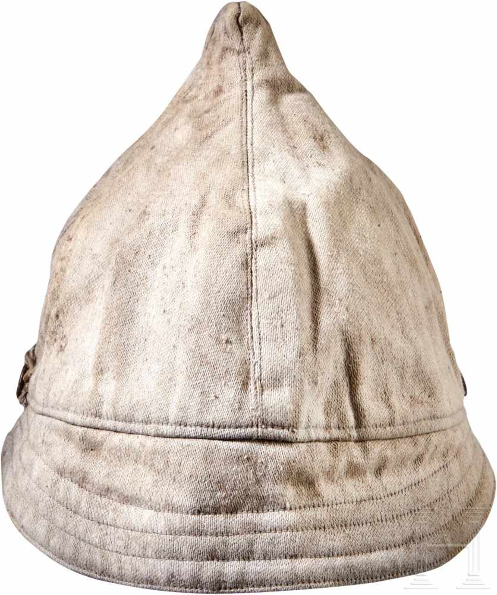 A White Budenovka CapWhite fabric summer "Budenovka" style cap used by troops in the civil war and - Bild 7 aus 9