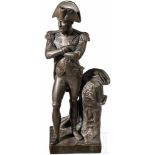Napoleon I. - stehende BronzefigurMassive Bronze, patiniert, seitlich signiert "Guillemin". Stehende